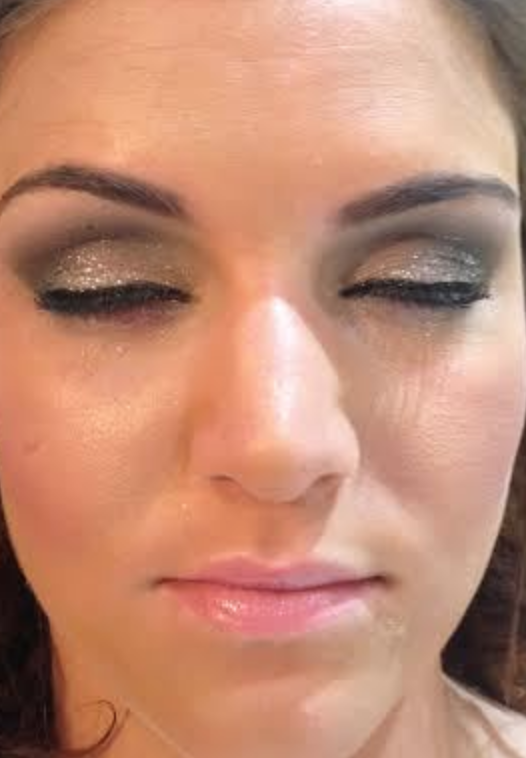 Face: Temptu Airbrush
Eyes: MAC Cosmetics
Blush: MAC Cosmetics
Lips: MAC Cosmetics
Brows: Anastasia Beverly Hills