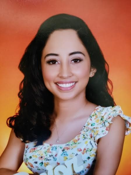 Face: Kat Von D
 Eyes: MAC Cosmetics/ Anastasia Beverly Hills
 Blush: MAC Cosmetics
 Lips: MAC Cosmetics
 Brows: Anastasia Beverly Hills