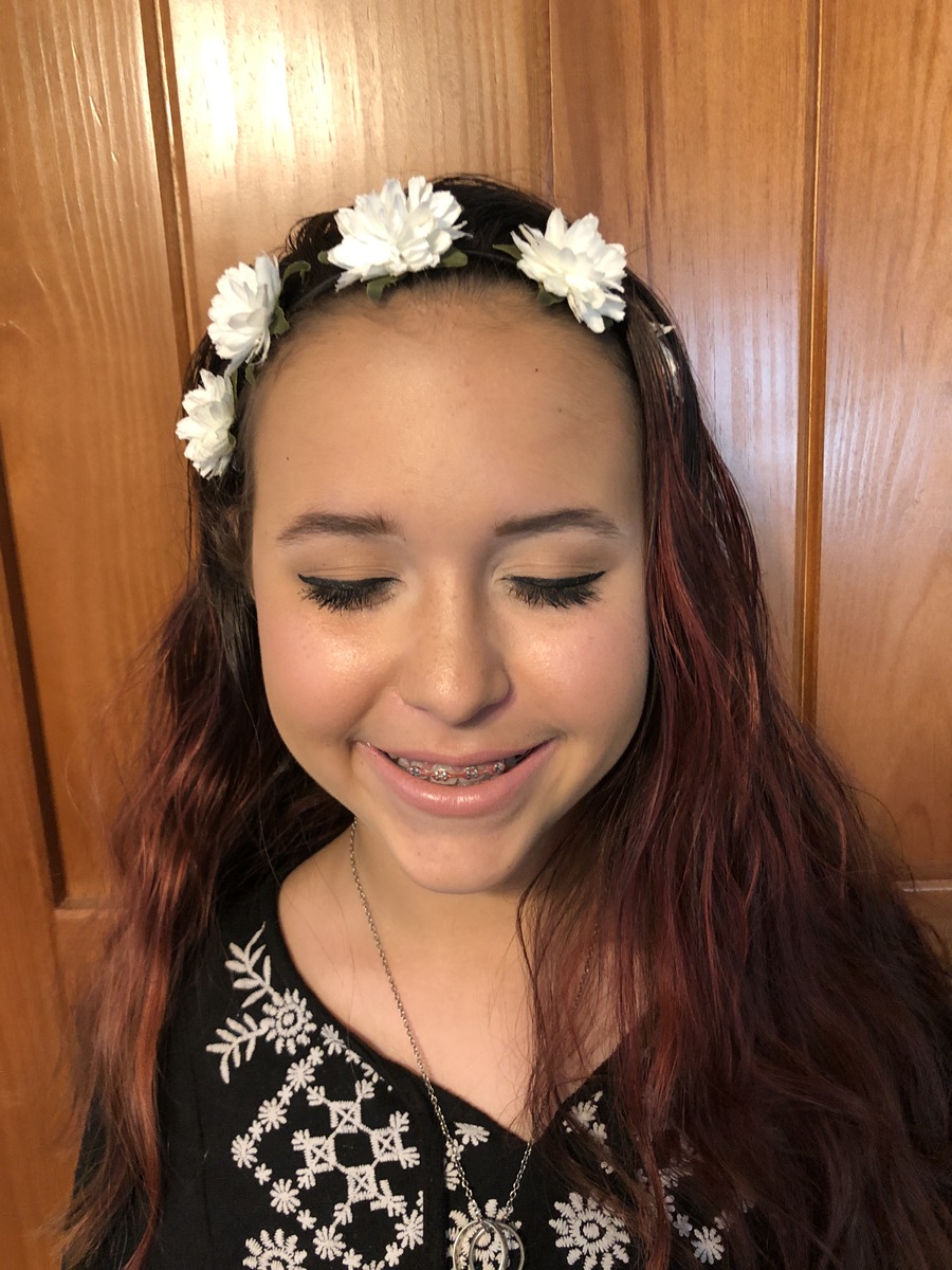 Face: Maybelline
Eyes: Morphe Cosmetics
Blush: MAC
Lips: MAC
Brows: Anastasia Beverly Hills
