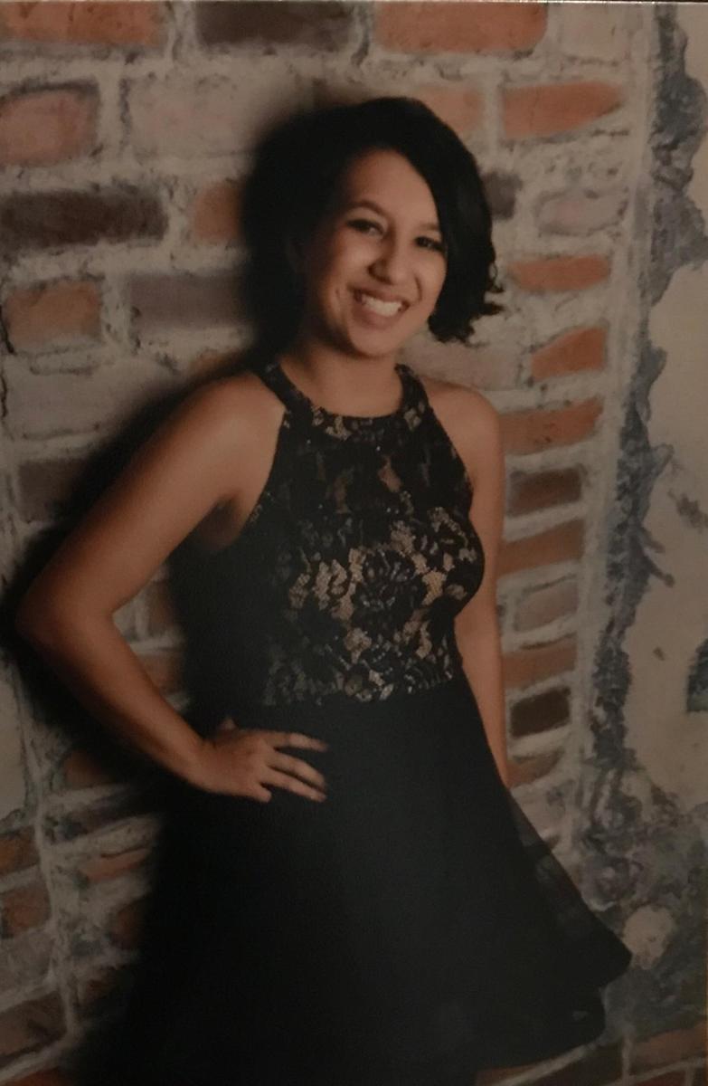 Face: Kat Von D
 Eyes: MAC Cosmetics/ Anastasia Beverly Hills
 Blush: MAC Cosmetics
 Lips: MAC Cosmetics
 Brows: Anastasia Beverly Hills