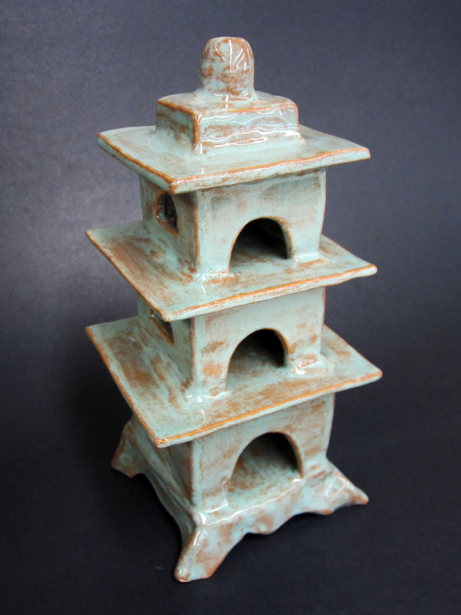 Student: Willow Krokus
      Medium AND Materials: Clay
      Dimensions: 9